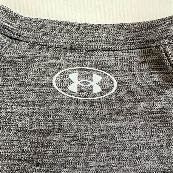 Under Armour Boys' Split Logo Hybrid Short Sleeve Tech T-Shirt Gray Yout… - Picture 6 of 6